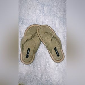 CUCCO Thong sandals, size M, camel, $40 ($25). Minimalist design.